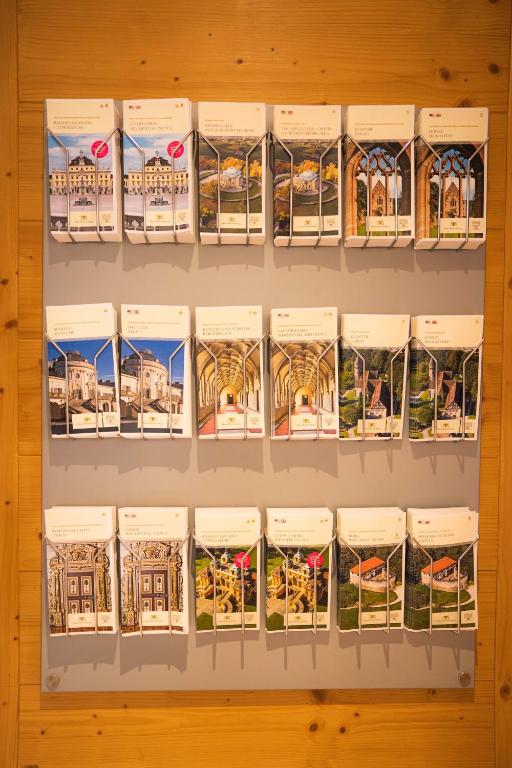 a display case filled with lots at Pension am Heusteig in Stuttgart