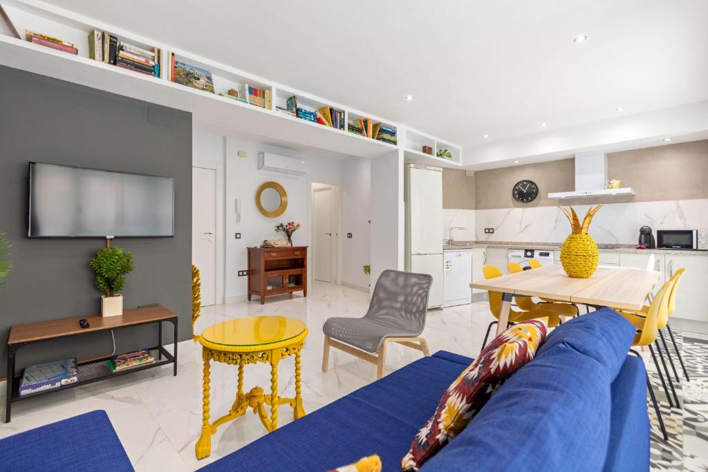 Lujan Deluxe Suites by Valcambre