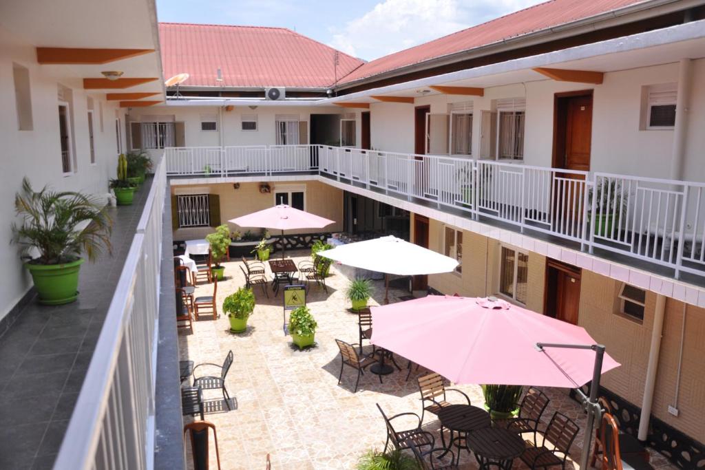 Balkón nebo terasa v ubytování Sandton Hotel Kasese