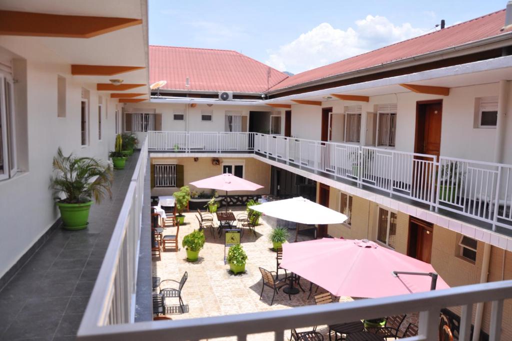 Balkón nebo terasa v ubytování Sandton Hotel Kasese