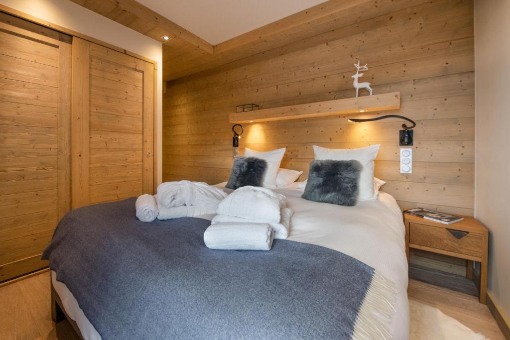 Postel nebo postele na pokoji v ubytování Mammoth Lodge by Alpine Resorts