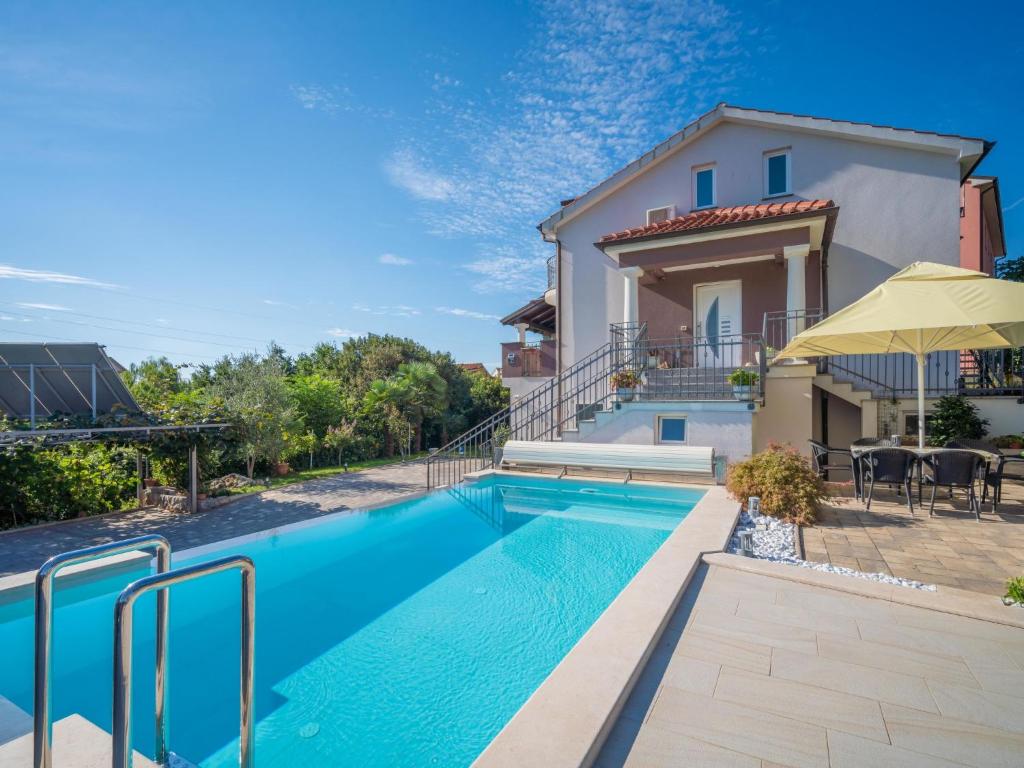 Πισίνα στο ή κοντά στο Apartment Sontje by Interhome