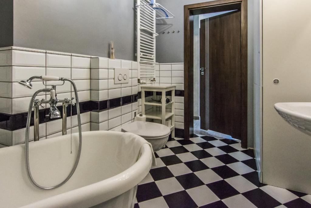 Kúpeľňa v ubytovaní Apartamenty hoteLOVE z sauną