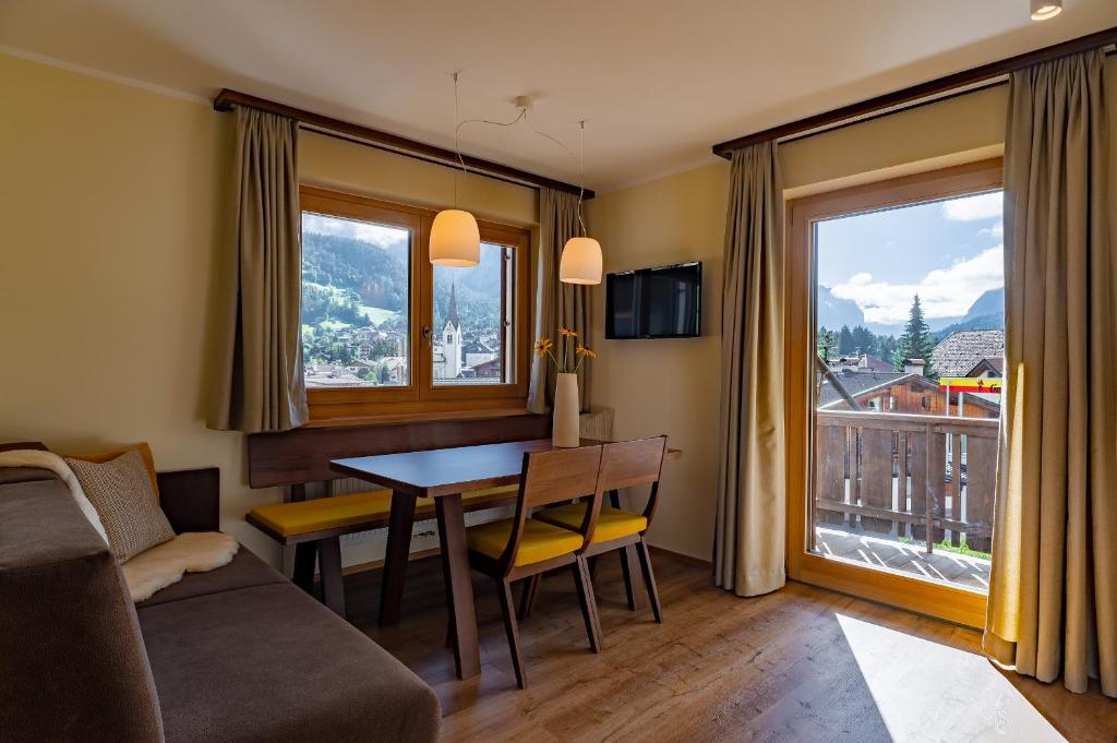 Výhľad na hory alebo výhľad na hory priamo z apartmánového hotela