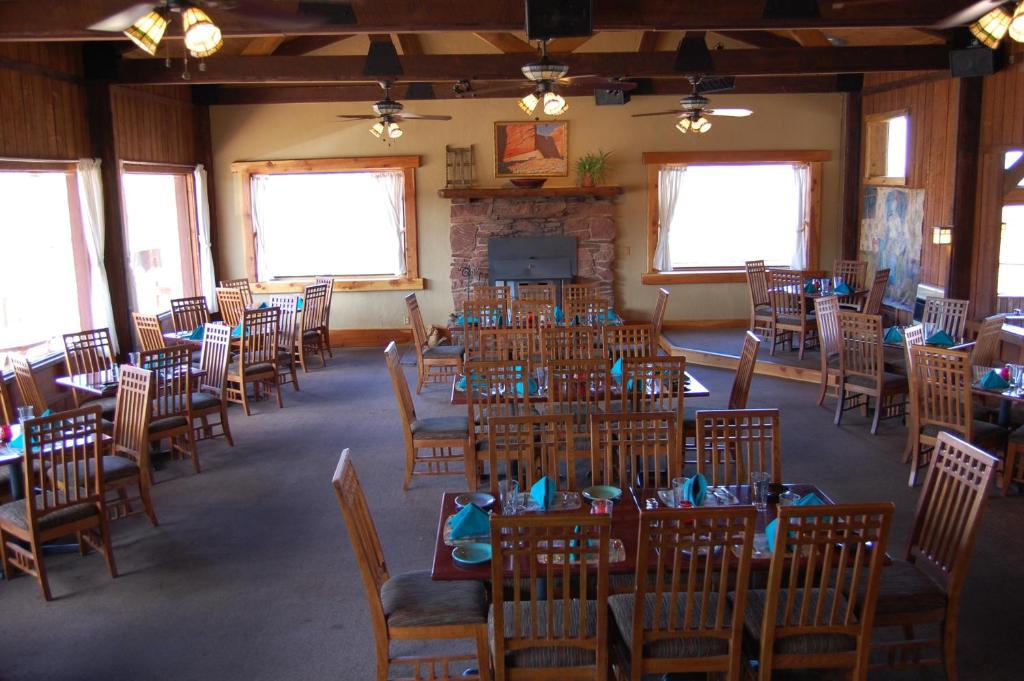 Restaurace v ubytování The Rim Rock Inn