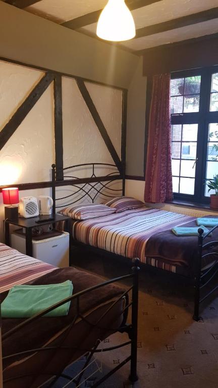 Hour Glass Hotel - Resim 12