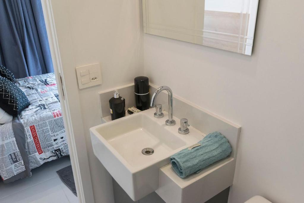  AP C/INFINITY POOL LARGO DO AROUCHE CD711