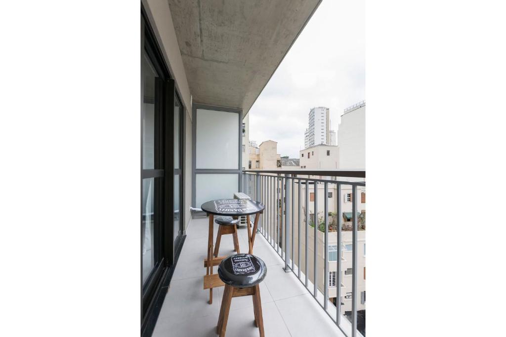 AP C/INFINITY POOL LARGO DO AROUCHE CD711