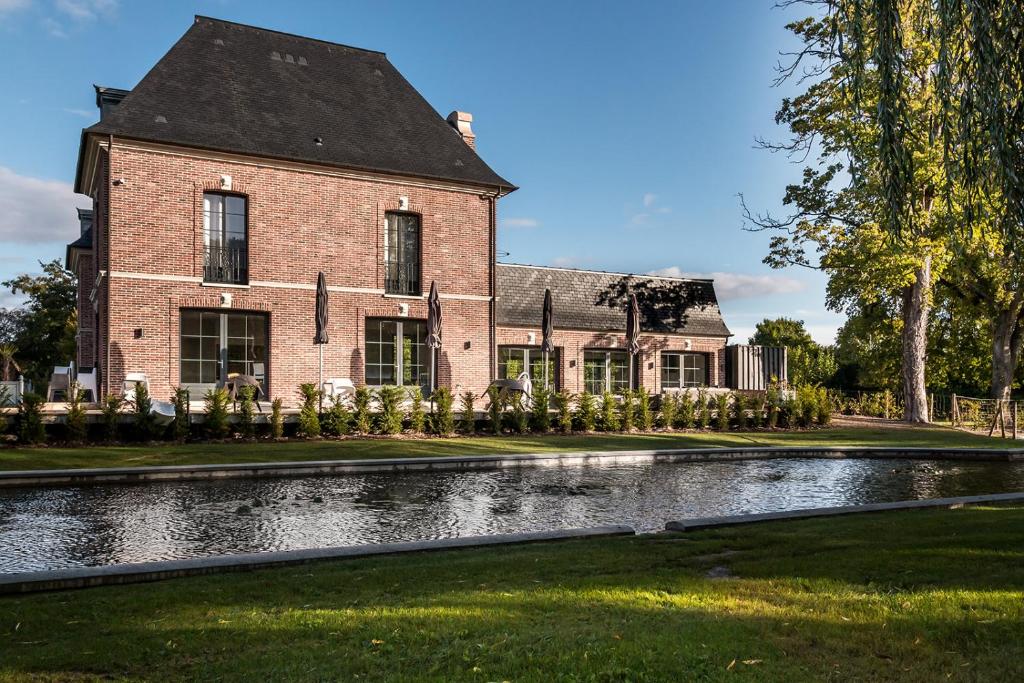 Vrt pred nastanitvijo Les Jardins de Joséphine - Le Manoir