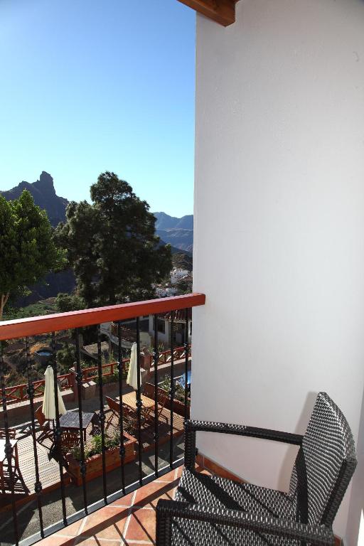 A general mountain view or a mountain view taken from Az apartmant