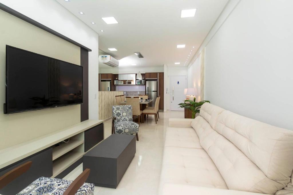  Apartamento 2 Dormitórios a 80 Metros do Mar