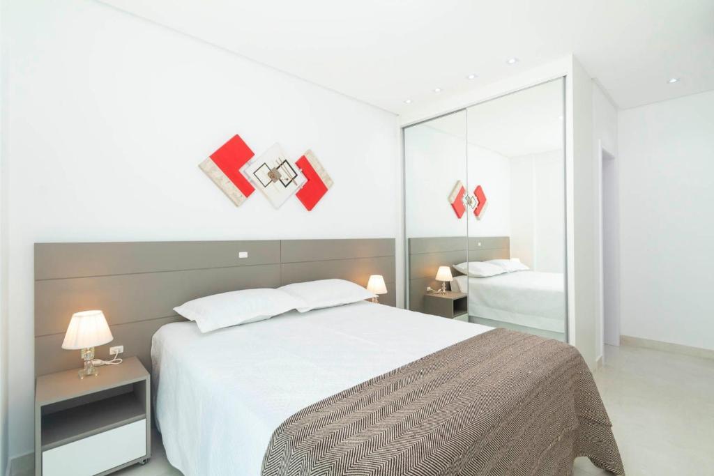  Apartamento 2 Dormitórios a 80 Metros do Mar