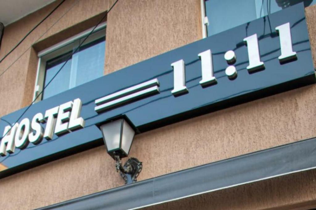  Hostel 1111