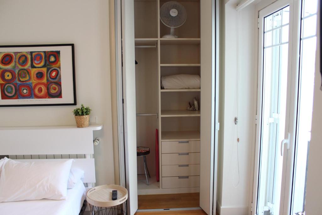 Posteľ alebo postele v izbe v ubytovaní SEAFRONT LUXURY STUDIO - by www,SanSebastianApartments,es