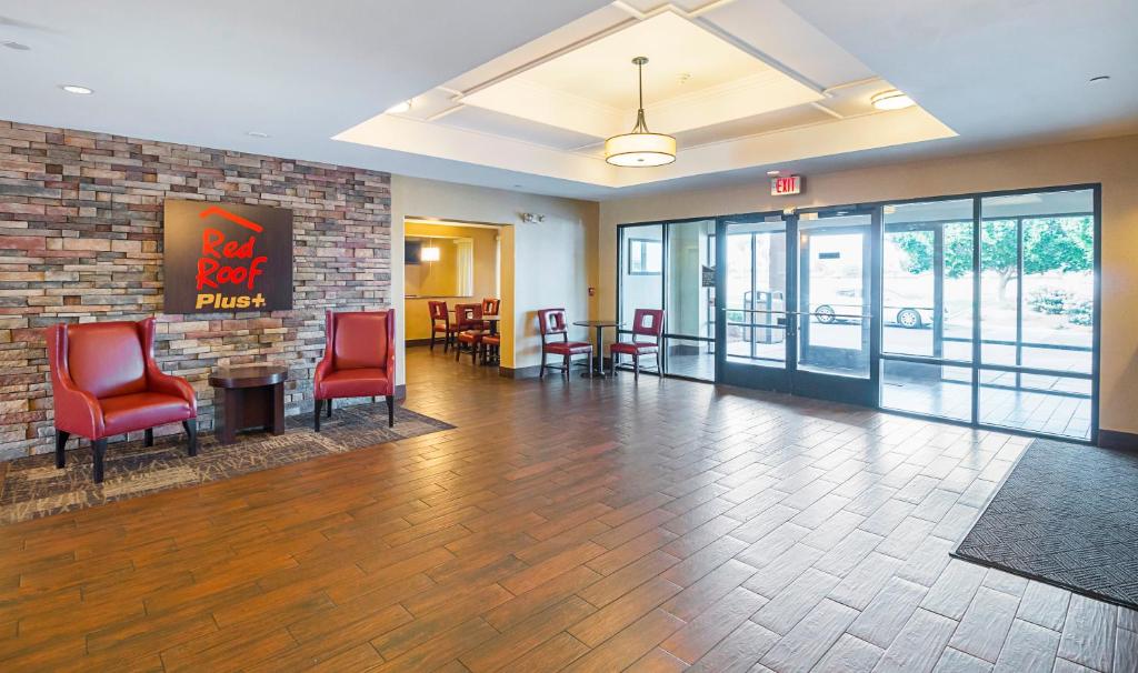Posezení v ubytování Red Roof Inn PLUS + Phoenix West