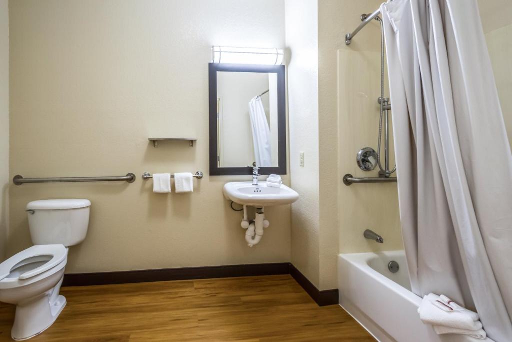 Red Roof Inn PLUS+ Tempe - Phoenix Airport photo