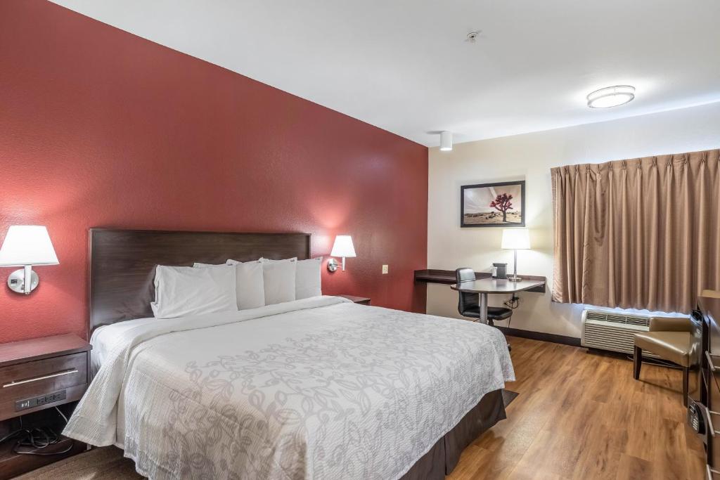 Red Roof Inn PLUS+ Tempe - Phoenix Airport photo