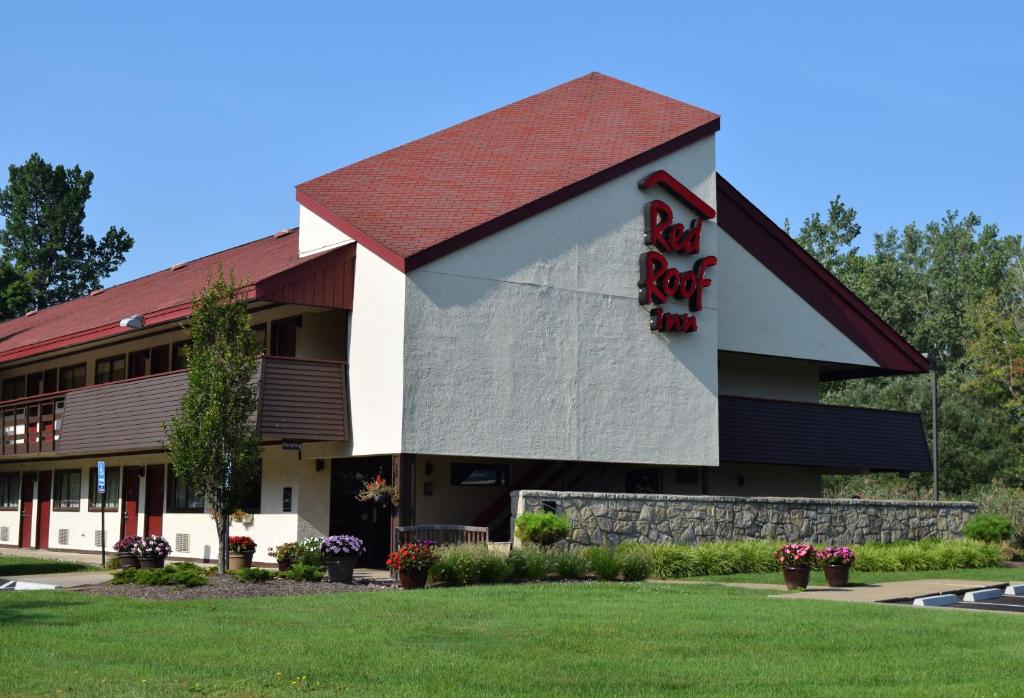 a rendering of the front of the building at Red Roof Inn Buffalo - Niagara Airport in Williamsville
