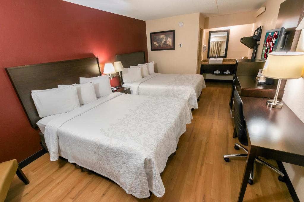 Red Roof Inn PLUS+ Washington DC - Manassas - Deluxe Room With Two Double Beds Smoke Free