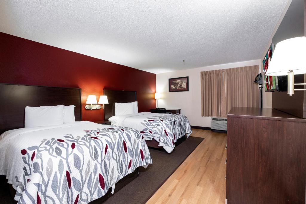 Red Roof Inn & Suites Dover Downtown - 