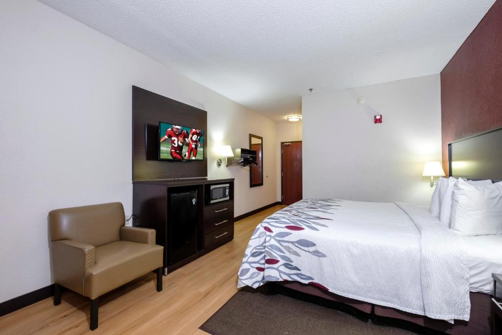 Red Roof Inn & Suites Dover Downtown - Superior King Room Disability Toegang Rookvrij