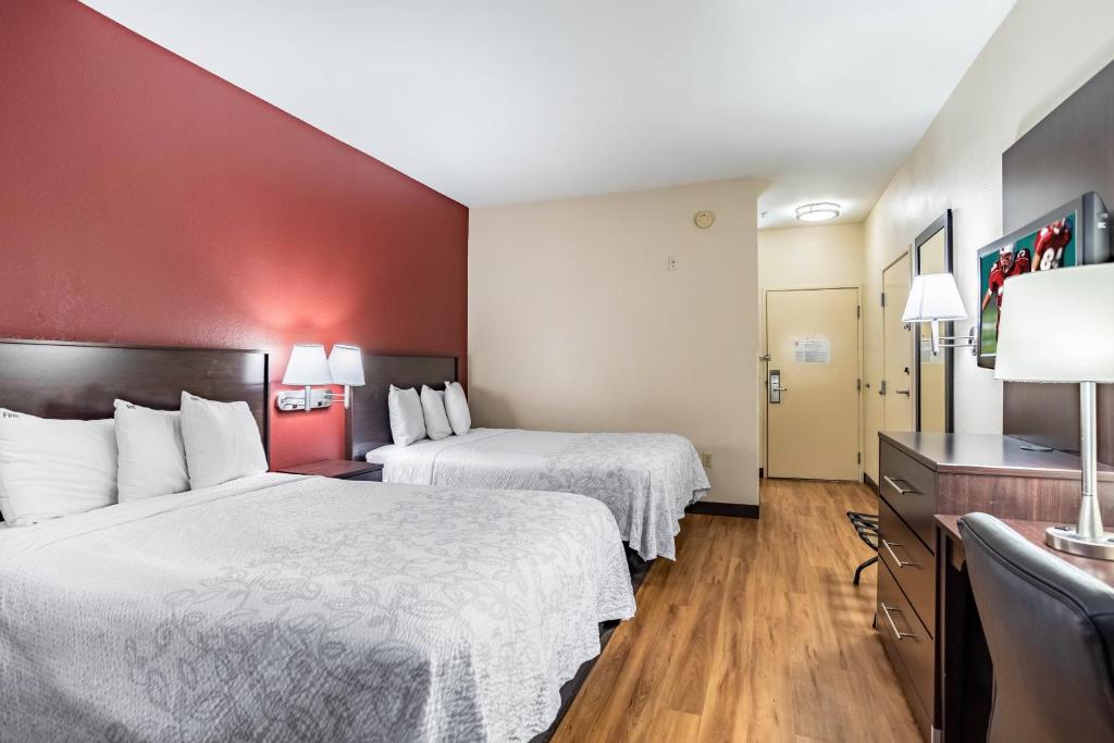 Red Roof Inn PLUS Austin South - Airport photo