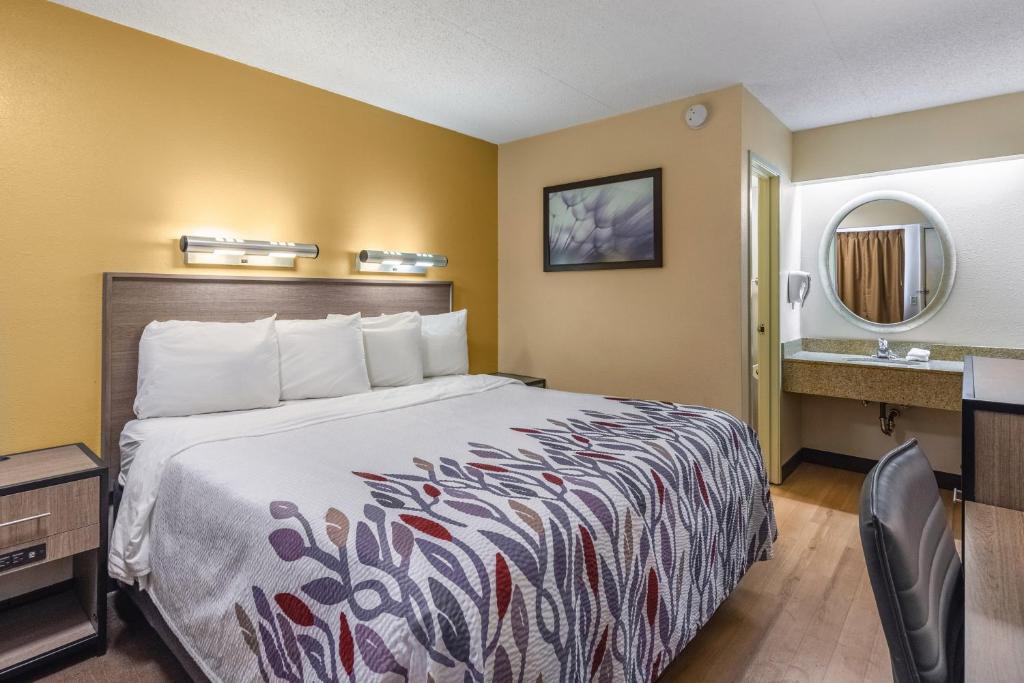 Red Roof Inn Kalamazoo West - Western Michigan U - Deluxe Zimmer Mit Kingsize-Bett, Rauchfrei
