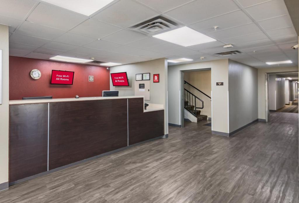 Fotografie z fotogalerie ubytování Red Roof Inn & Suites Austin East - Manor v destinaci Manor