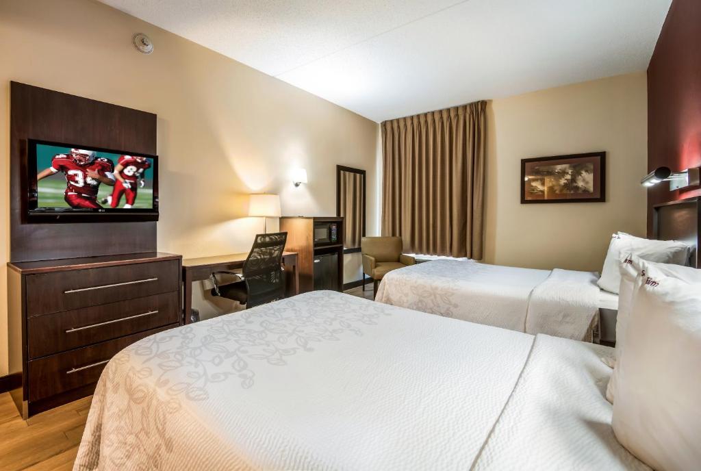 Red Roof Inn PLUS Raleigh Downtown NCSU Conv Center - Chambre De Luxe Avec Deux Lits Doubles Fumets Sans Fumée