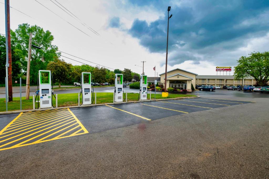 Fotografie z fotogalerie ubytování Red Roof Inn and Suites Herkimer v destinaci Herkimer