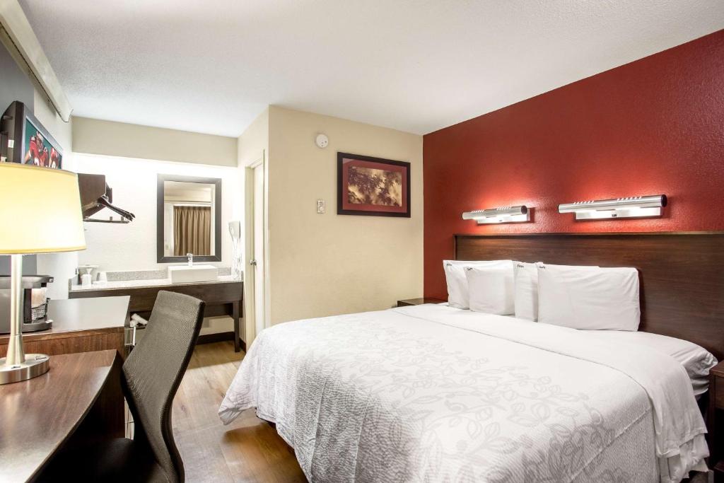 Red Roof Inn PLUS+ Baltimore-Washington DC/BWI Airport photo
