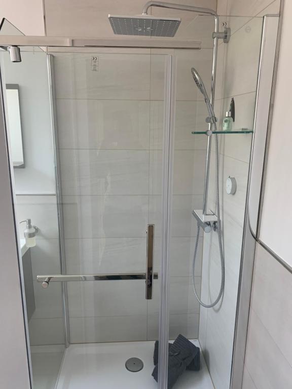 Koupelna v ubytování Sauerlandblick - Appartement & FeWo Wickede