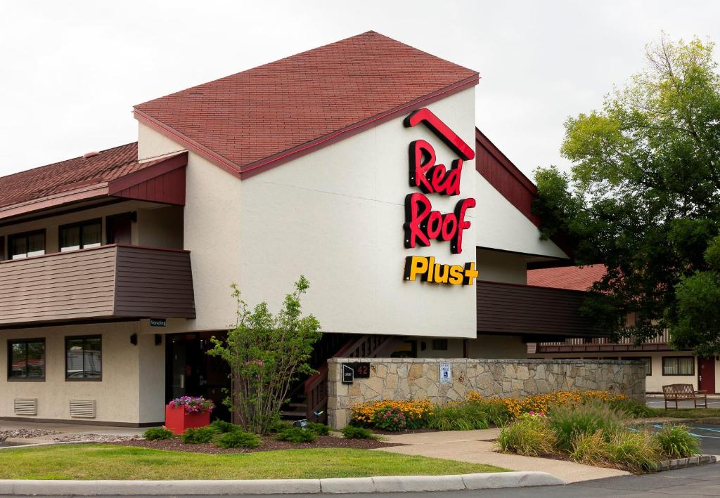 Imagen de la galería de Red Roof Inn PLUS+ Pittsburgh South - Airport, en Pittsburgh