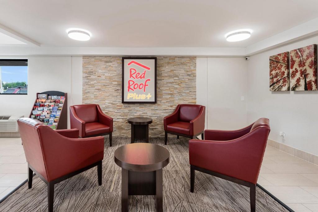 Red Roof Inn PLUS+ Columbus - Worthington photo