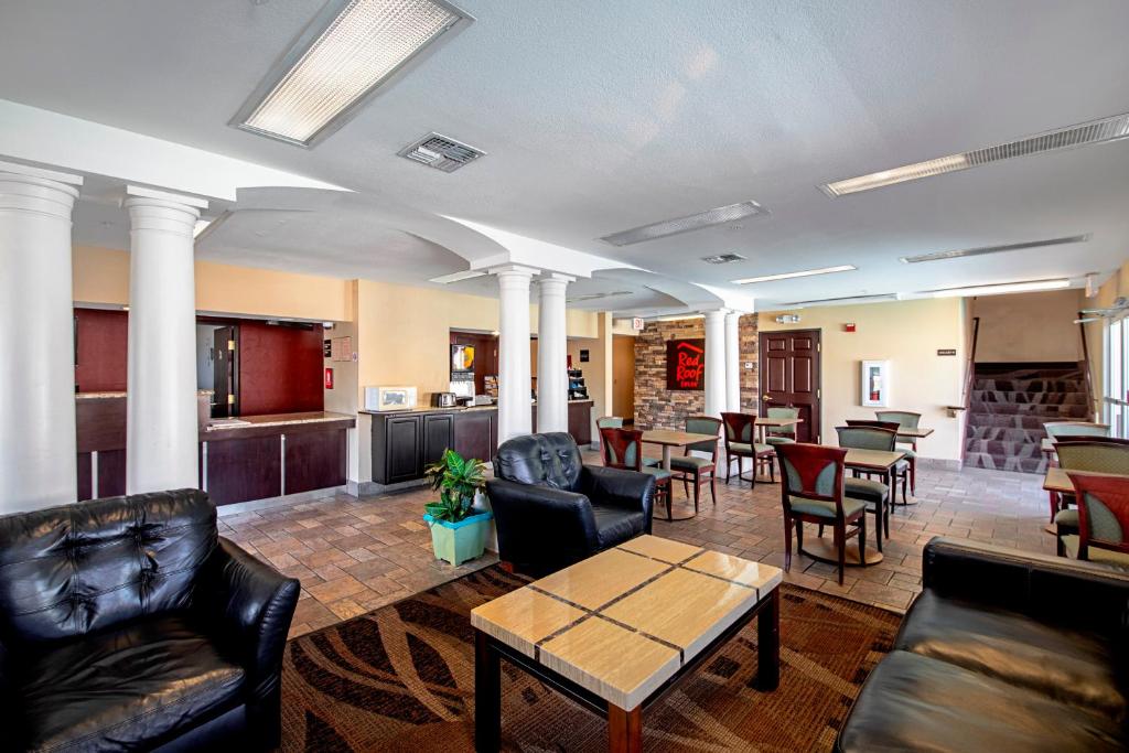 Red Roof Inn San Marcos photo