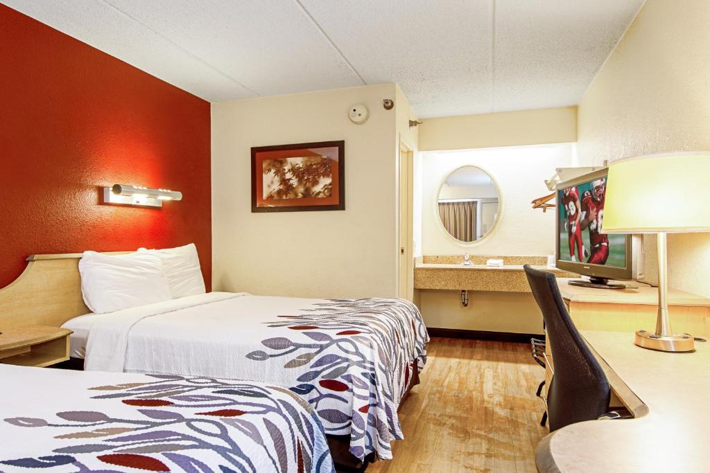 Red Roof Inn Greensboro Coliseum - Standaard Kamer Met Twee Tweepersoonsbedden Rookvrij