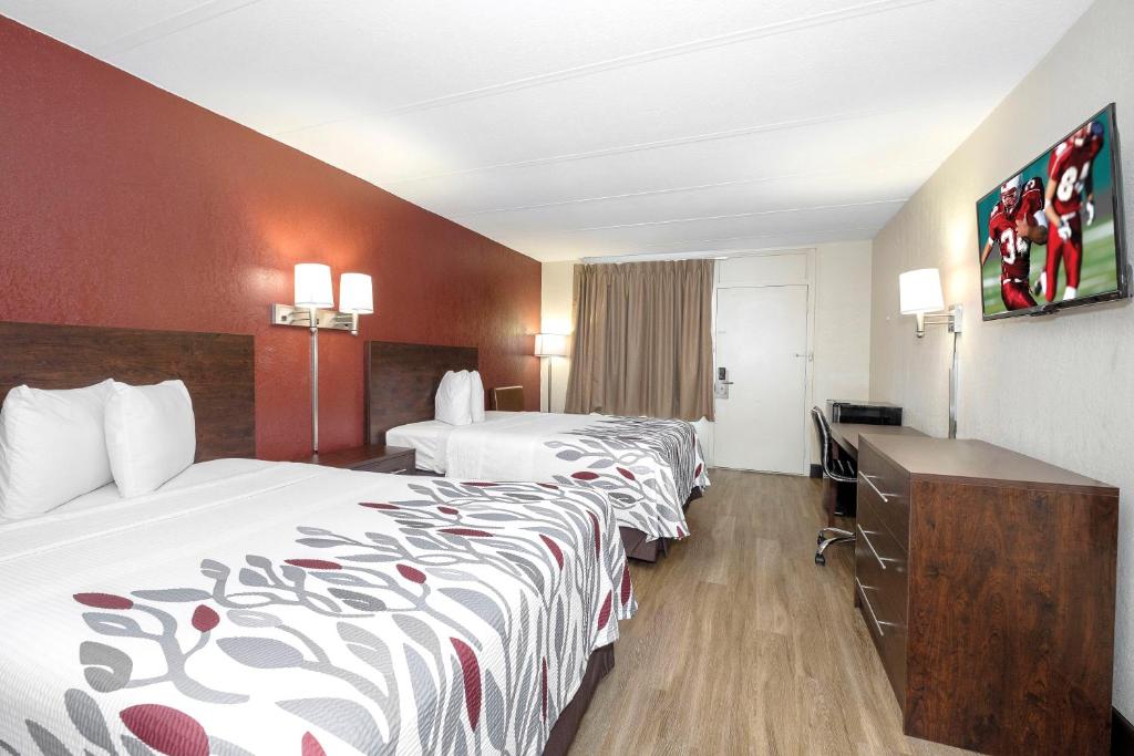 Red Roof Inn Fredericksburg North - Standard Room With Two Double Beds Smoking