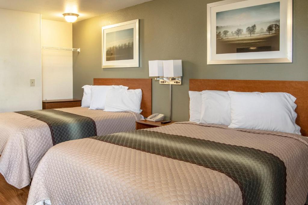 HomeTowne Studios by Red Roof Salem, OR - Studiokamer Met 2 Queensize Bedden, Niet-roken