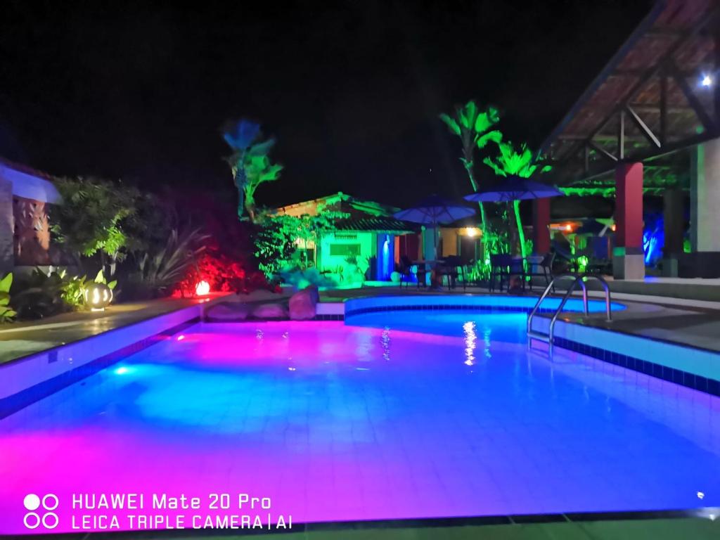 POUSADA FLAMBOYANT VILLAGE - Praia Das Fontes - 50mt da Gruta Mãe D'água