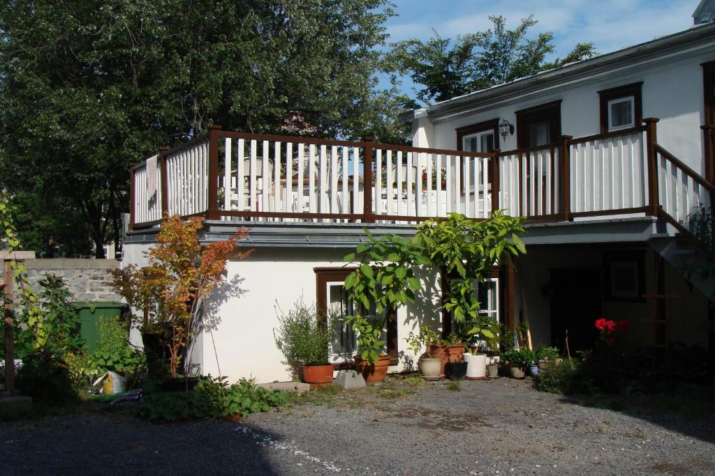 Au Petit Hôtel - Resim 6