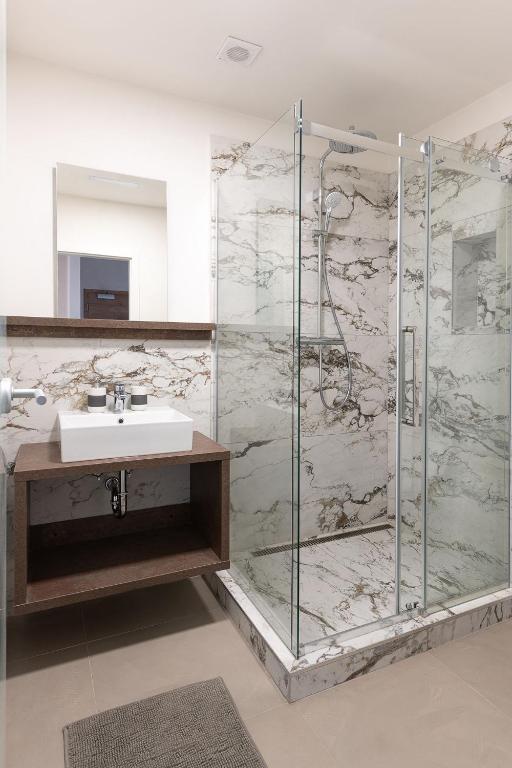 Apartsee Wellness Plzen - Resim 26