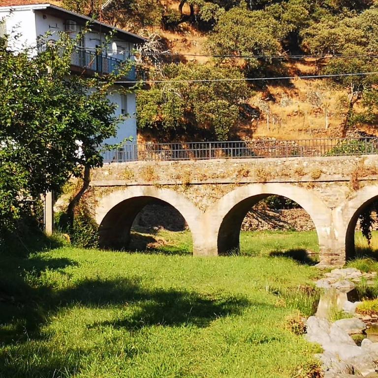 Vonkajšia záhrada v ubytovaní Casa Rural El Chorritero
