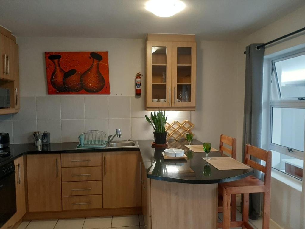 Malachite Mews - Centrally Located Cosy Apartment In Knysna - Image 11