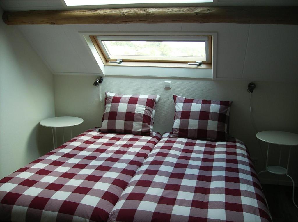 Bed op de Reth - Twin Room With Private Bathroom