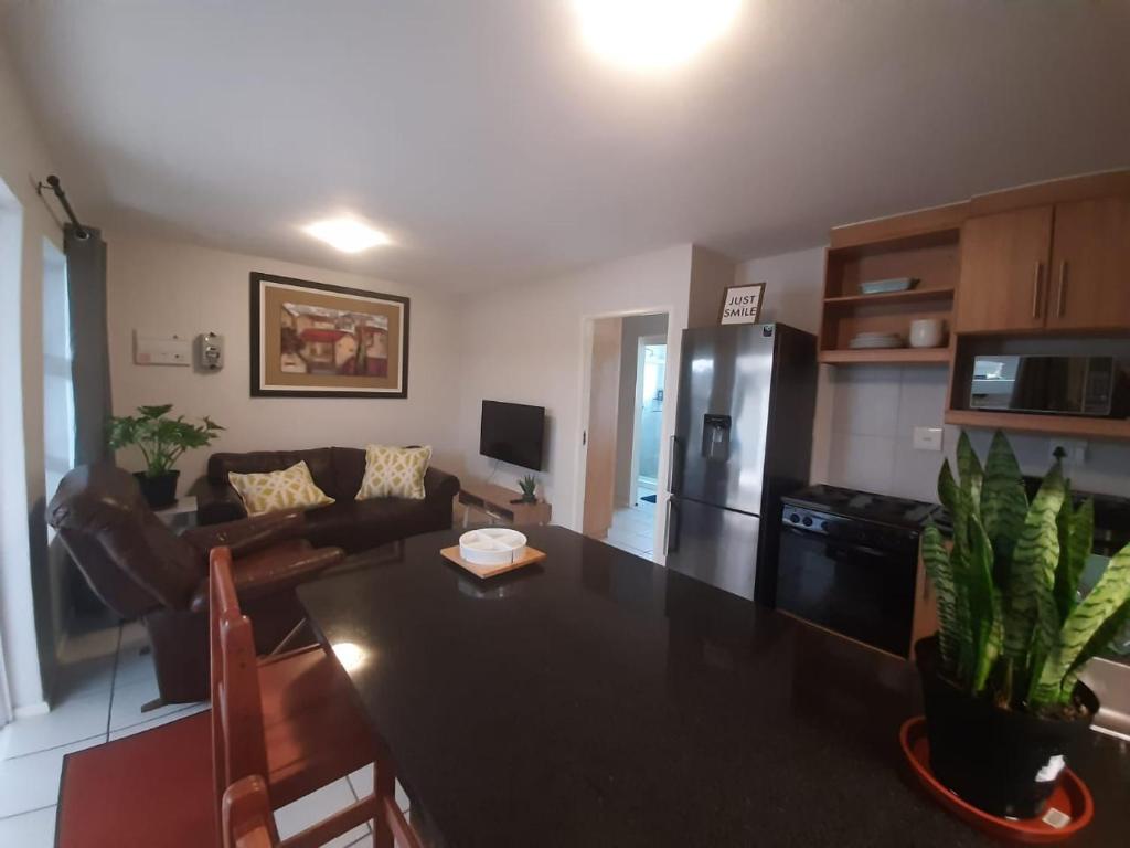 Malachite Mews - Centrally Located Cosy Apartment In Knysna - Image 8