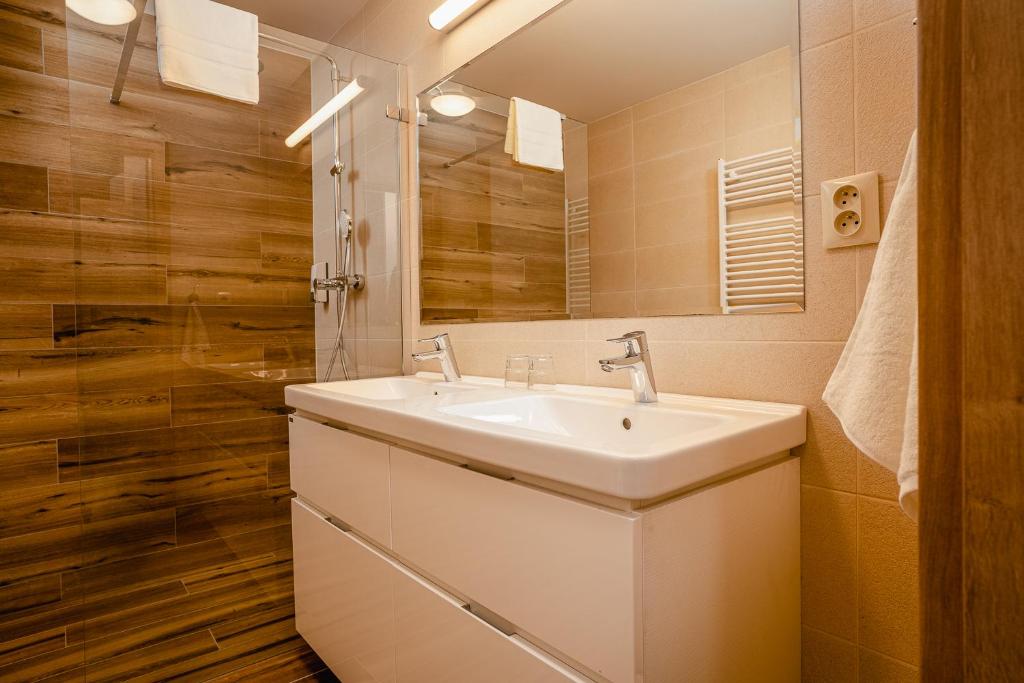 Garni Hotel DOCK Bratislava - Resim 22