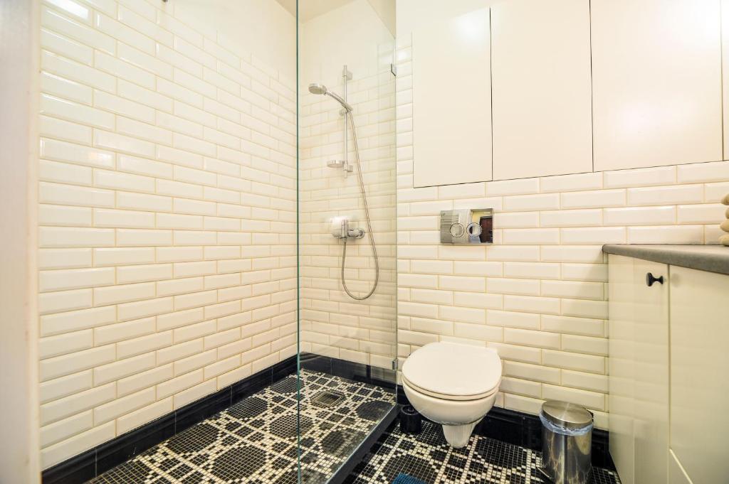 Kúpeľňa v ubytovaní CITYSTAY Piwna Gdansk Apartment