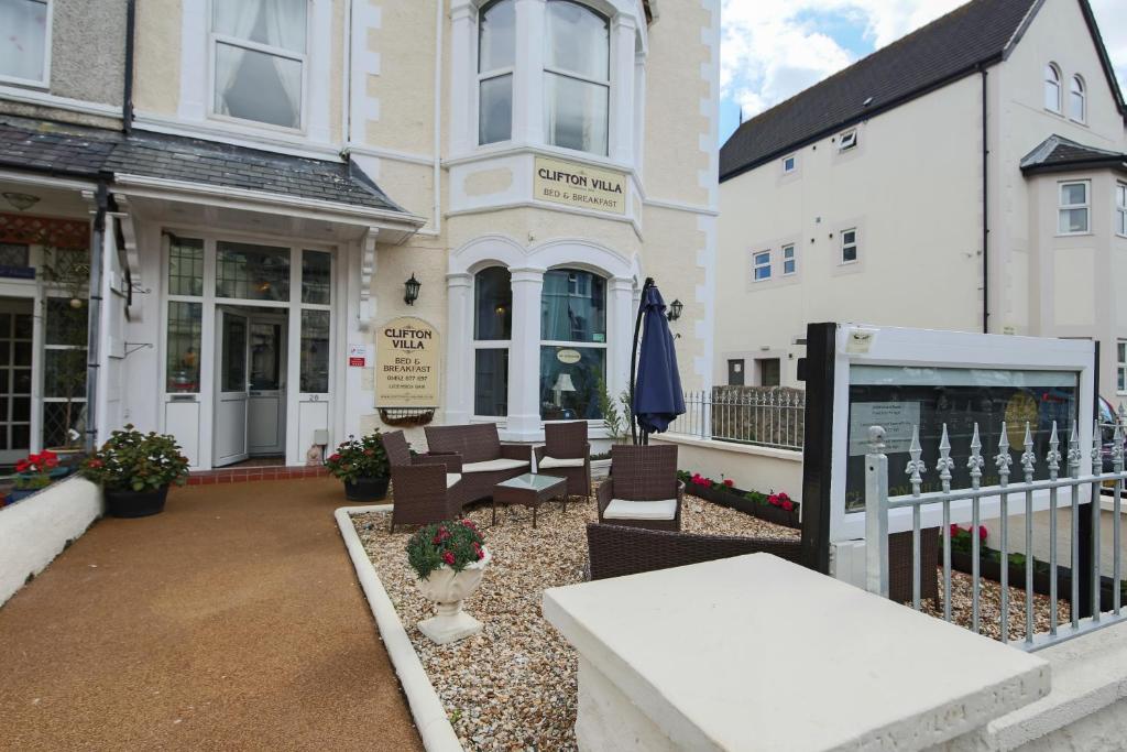 Holiday home Llandudno Holiday House for 12, UK