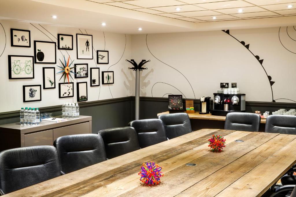 Гостиная зона в ibis Styles Manchester Portland