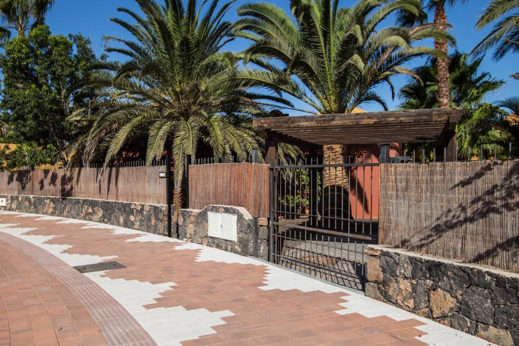 Fotografie z fotogalerie ubytování Casa Perla - villa with big garden and private pool v destinaci Corralejo